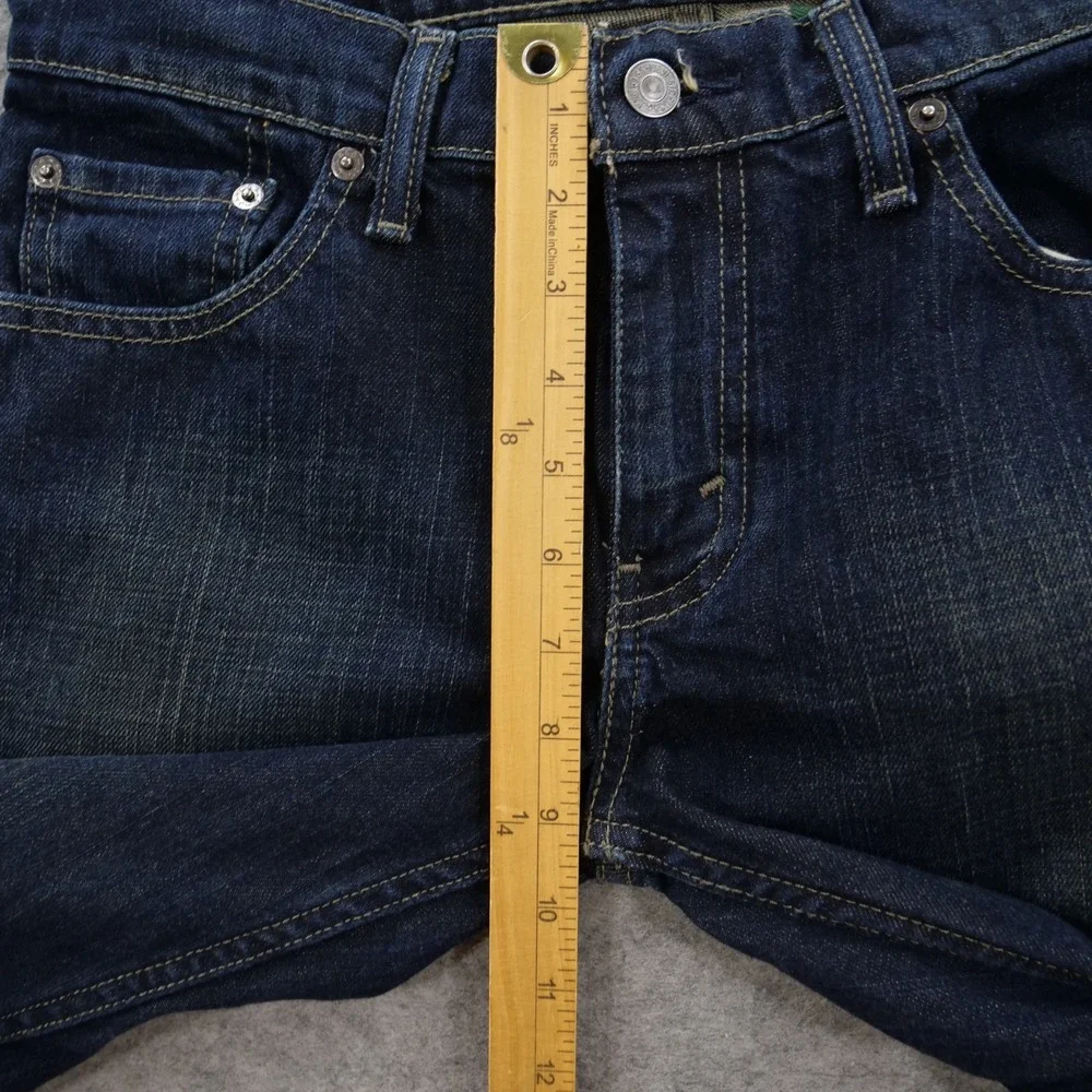 Levis gently pre